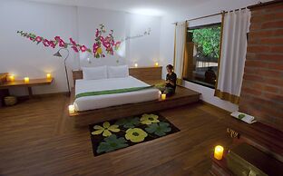 Thanakha Inle Hotel