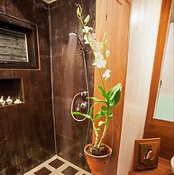 Thanakha Inle Hotel