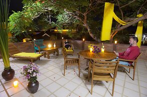 Thanakha Inle Hotel