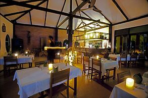 Thanakha Inle Hotel