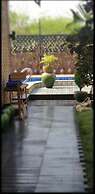 Thanakha Inle Hotel