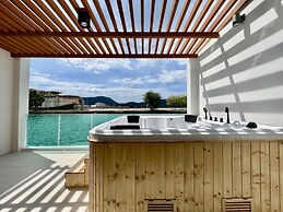 Baan Tah On The Sea