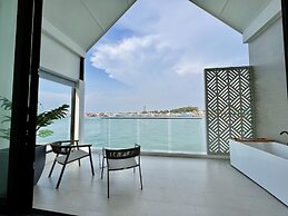 Baan Tah On The Sea