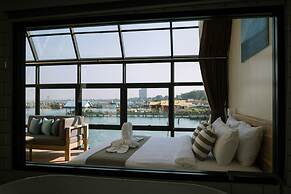 Baan Tah On The Sea