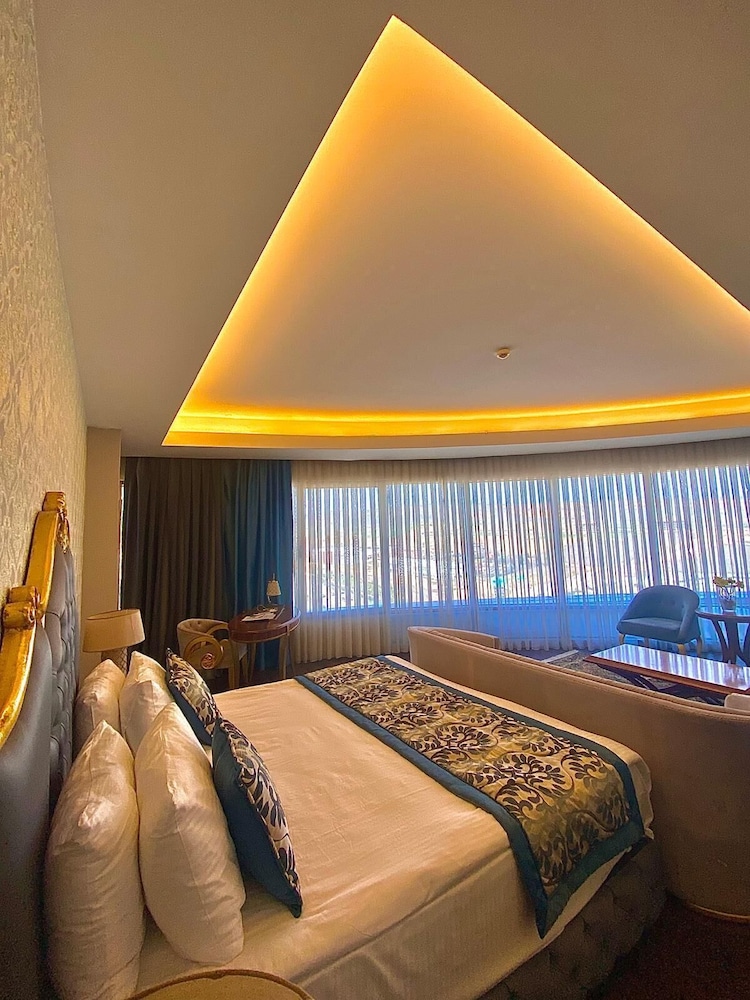 Morrian Hotel