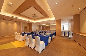 Holiday Inn Express Shanghai Zhenping by IHG