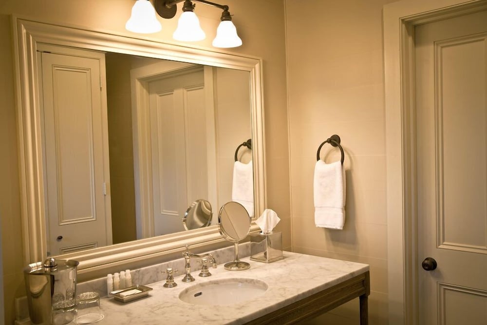 Dunleith Historic Inn