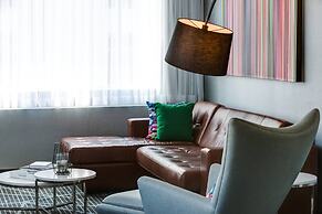 Renaissance Montreal Downtown Hotel