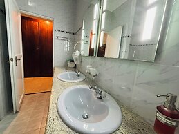 Raja Beach Hotel