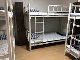Amuse Guest House - Hostel