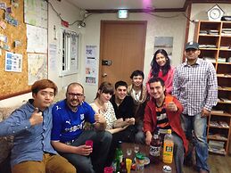 Amuse Guest House - Hostel