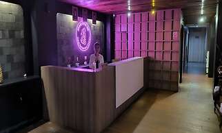 Grand Batik Inn