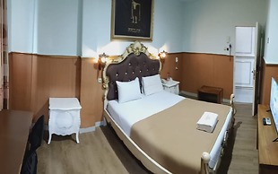 Grand Batik Inn