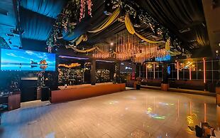 Grand Batik Inn