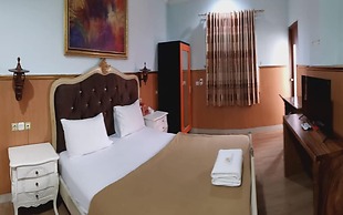 Grand Batik Inn