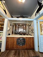 The Dockside Inn & Restaurant