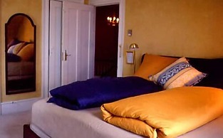 Fairmont House Bed & Breakfast