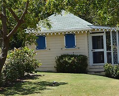 Dolphin House Villa