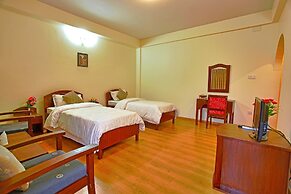 Hotel Crown Himalayas