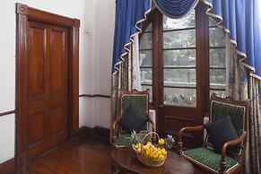 Queen's Hotel