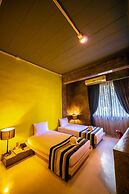 The b Ranong Trend Hotel