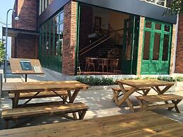 Oliver's Hostelry