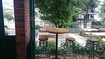 Oliver's Hostelry
