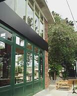 Oliver's Hostelry