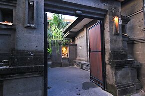 Letos Kubu Homestay