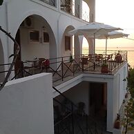 Travlos Studios