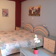 Travlos Studios