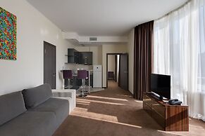 Twin Apart Hotel