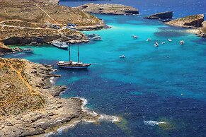 Seashells Self Catering Apartment by Getaways Malta
