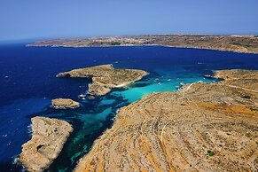 Seashells Self Catering Apartment by Getaways Malta