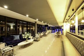 The Nicol Hotel and Apartments