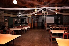 Pine Lodge