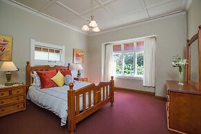 Tairoa Lodge & Cottage