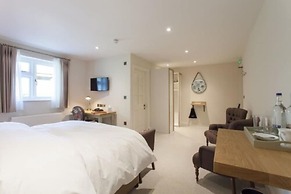 The Inn West End
