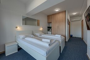 Aparthotel Plat