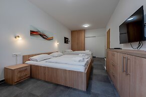 Aparthotel Plat