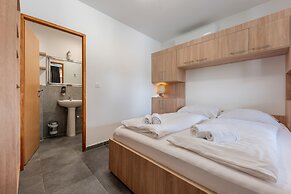 Aparthotel Plat