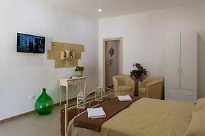 Hotel Reverse