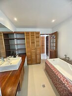 Calypso Beach & Dive Resort