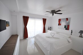Calypso Beach & Dive Resort