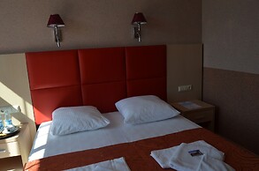 Otel Elisa Inn