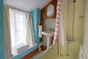 Ammonite Lodge Guest House