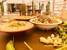 Al Yakhour Hostel