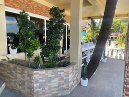 Papa Fred's Beach Resort