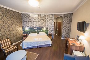 Hotel 1913 Year