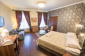 Hotel 1913 Year